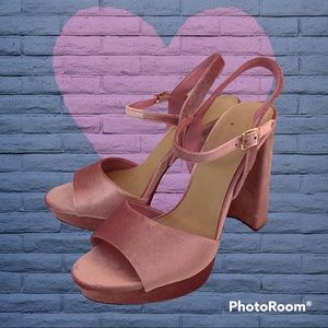 NWOT Pink Velvet Heels